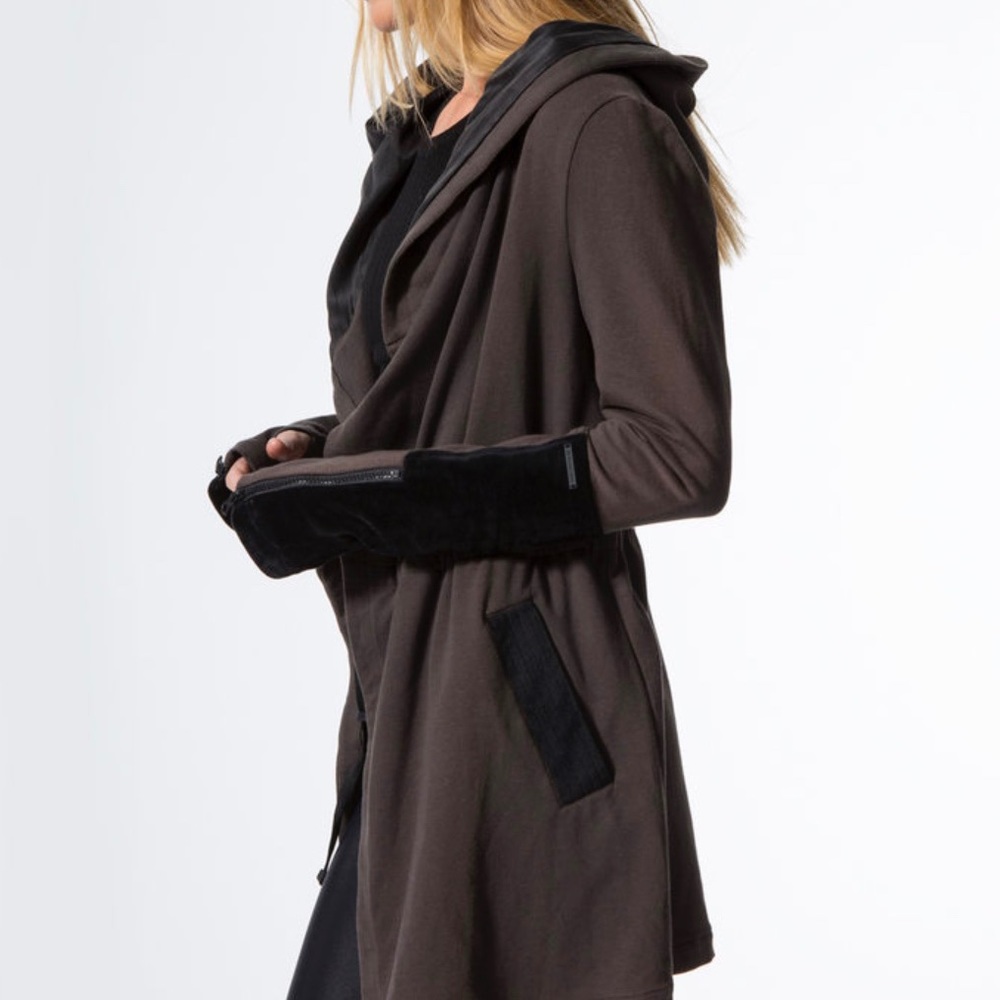 Blanc Noir Traveler Jacket, size M, grey & black